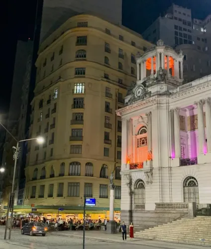 ADVOGADA COMPARTILHA LINDA SALA MOBILHADA-EDIFICIO AMADEUS MOZART