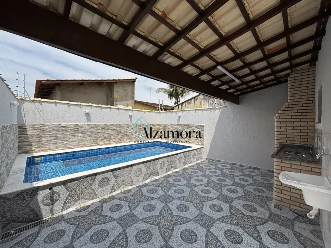 Linda Casa com Piscina e Churrasqueira em Itanhaém - Bairro Santa Julia