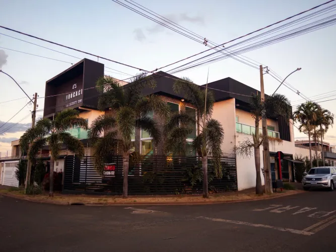 Mansão de Alto Padrão | 03 Pavimentos | Porteira Fechada | Campos Elísios - Rio Verde/GO