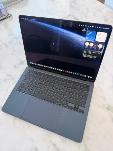 Macbook Air 13 16gb RAM 512 SSD 2024