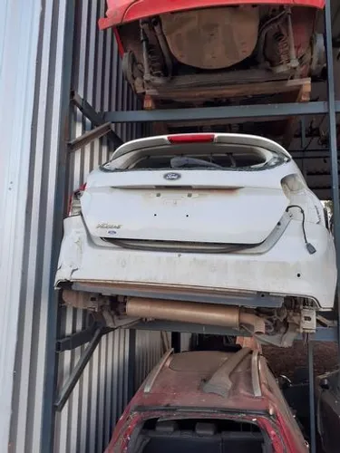 Tampa Traseira Ford Focus 2014/2015 hatch