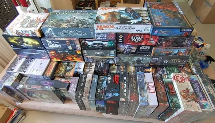 Board games (jogos de tabuleiro), card games, Galápagos, Conclave, Devir e etc.