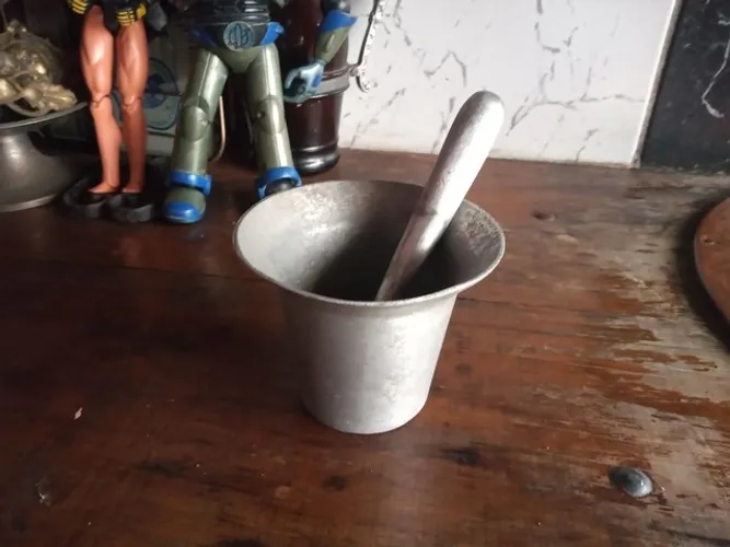 Socador alho antigo