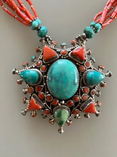 Colar Indiano em prata 925 com pedras Jade e Turquesa novo.