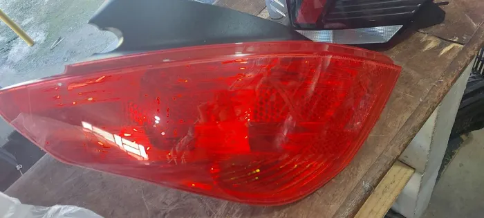 Lanterna peugeot 308 recuperado 