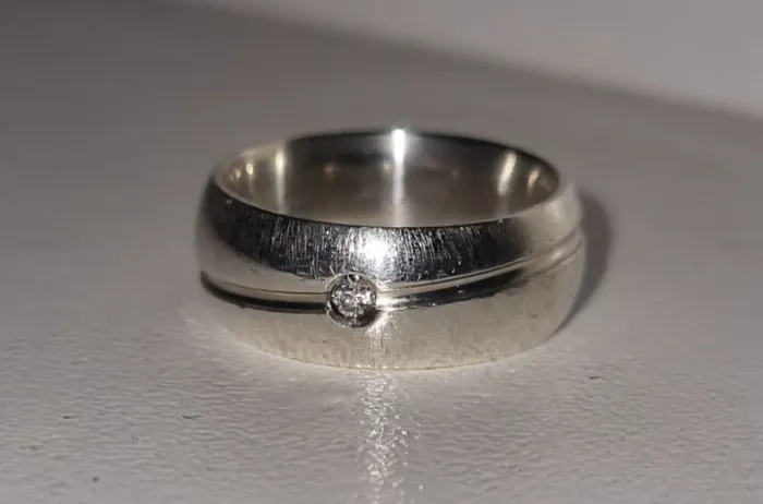 Aliança prata 950 com pedra