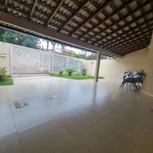 Casa escriturada, em lote de 350m2. Rua Flor da índia