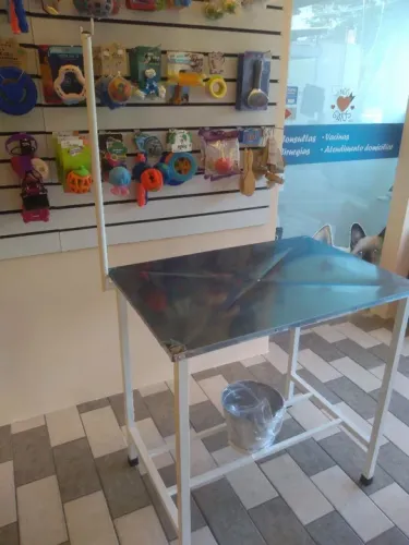 Mesa para atendimento veterinário 