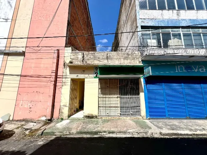 Casa com ponto comercial, 193m², 2/4 Campina