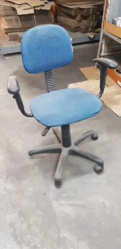 Cadeira de Escritório Giratória com Rodas