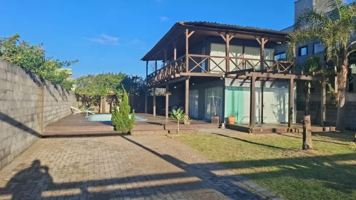 Vendo linda casa - Praia de Itapirubá a 150m do mar