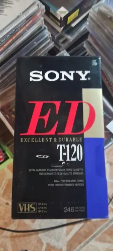 Fita VHS Sony ED T-120 lacrada