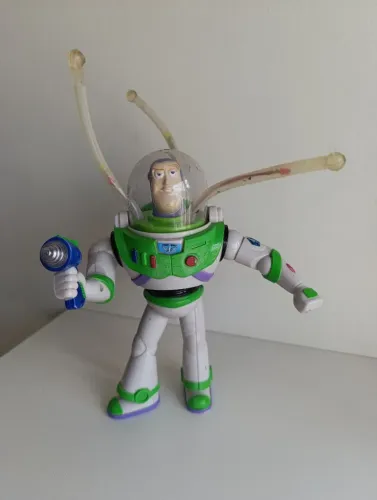Buzz Lightyear Light Chaser - Importado da Disney