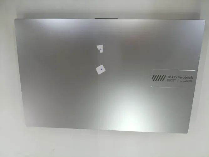 Asus vivobook Go prata com defeito sem memória , sem carregador, sem SSD ..