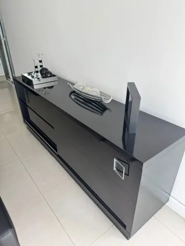 Buffet / Aparador Preto em Laca Brilhante