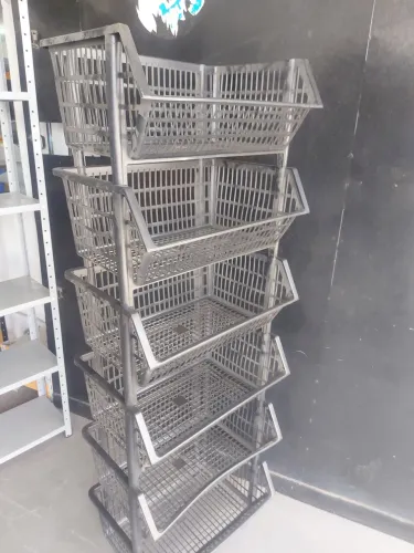 CESTO PLASTICO PRETO EMPILHAVEL *