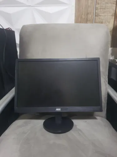 Monitor AOC 18.5" HD LED 60Hz Widescreen E970SWNL Usado!