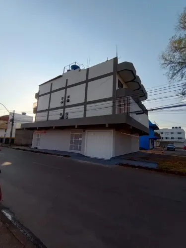 Prédio na Avenida Principal 