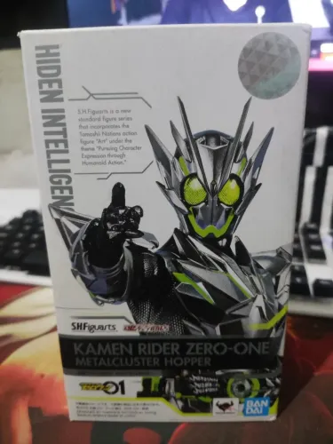 Kamen Rider zero one metalcluster hopper sh figuarts