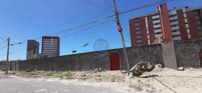 Locação de Terreno / Padrão na cidade de Fortaleza