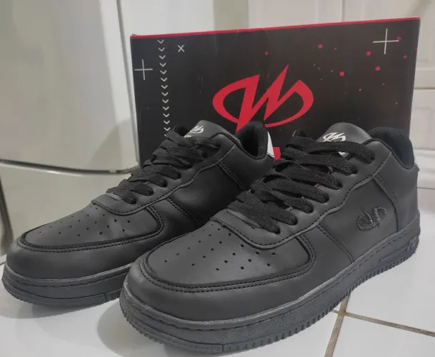 Tênis casual preto tamanho 40