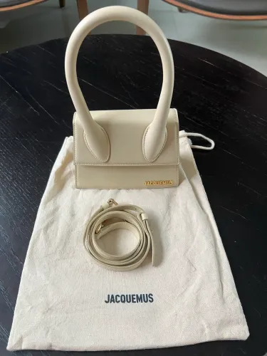 Bolsa Le Chiquito Moyen Jaquemus