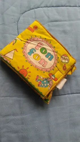 Livrinho de Pano