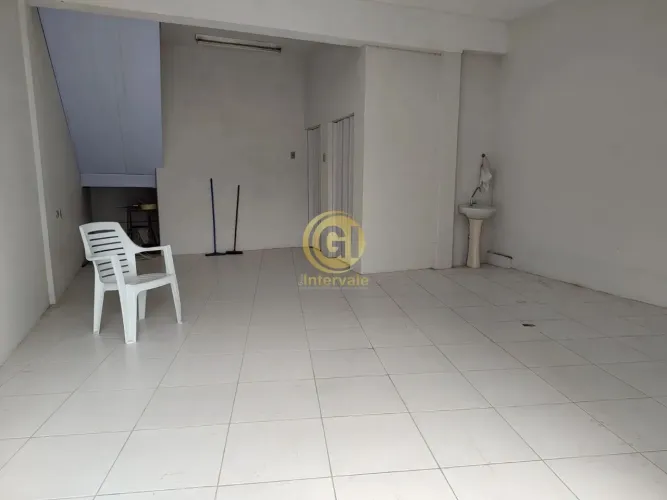 Grupo intervale aluga Ponto comercial localizado ao centro de Jacareí proximo a avenida ma