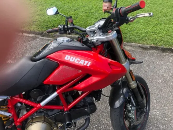 Ducati 1100 hypermontard novíssima 
