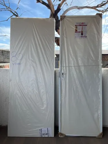 Portas de madeira branca novas / entregamos a domicílio 