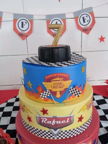 Bolo para Decoração - Cars McQueen