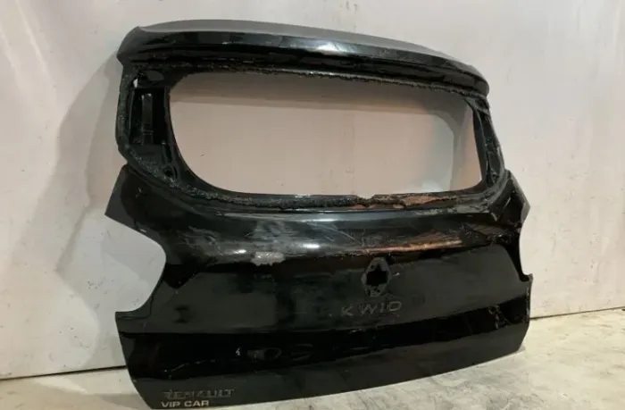 Tampa traseira kwid 2017 2018 2019 2020 2021 2022 2023 2024 2025 original recuperado