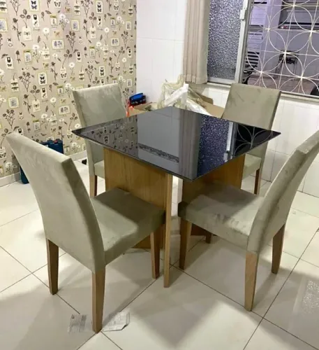 mesa de 4 lugares de vidro