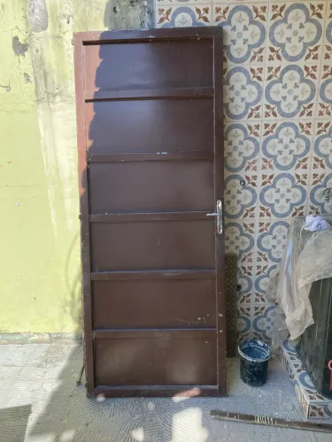 Vendo porta de ferro, ótimo estado 2,08 x 0,82