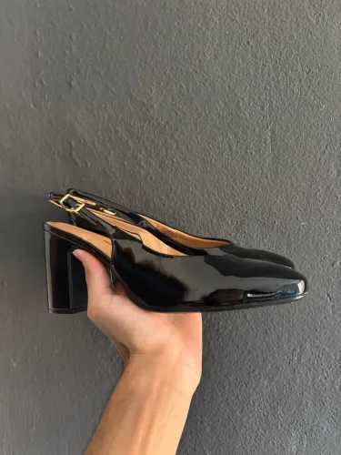 Sapato slingback Vizzano preto