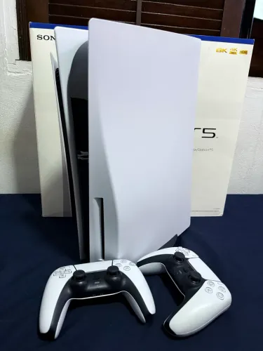 Playstation 5 com 2 Controles e Leitor de Disco - FAT