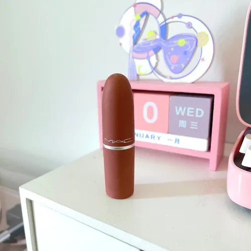 Batom MAC Powder Kiss
