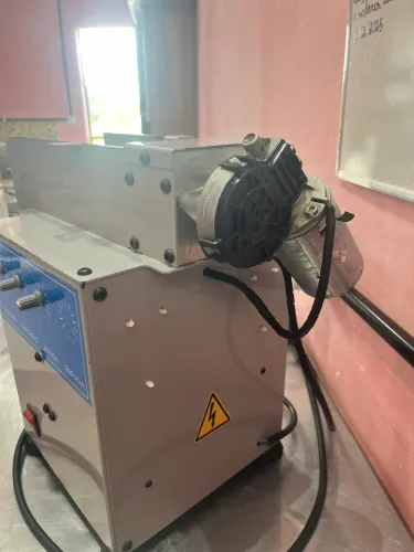 Máquina modeladora de salgados e doces 