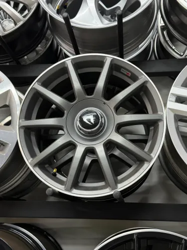 RODA VOLCANO CLASSE G DAIMLER ARO 17 GRAFITE DIAMANTADA 