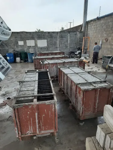 Formas para bloco de concreto celular ou meio fio de concreto 