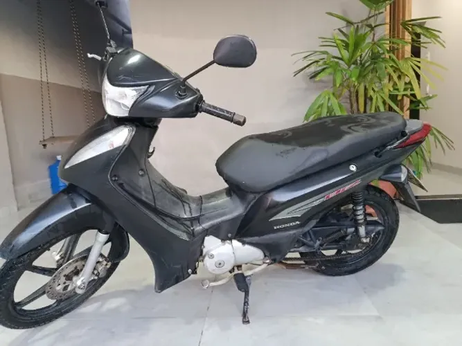 Biz 125 Ex 2014 8.000 avista porém comprador assume 2.500 de imposto atrasado!!!