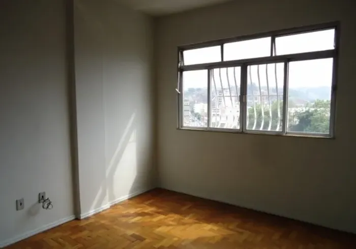Vendo Apartamento Ed. Marco Polo Barra Mansa.