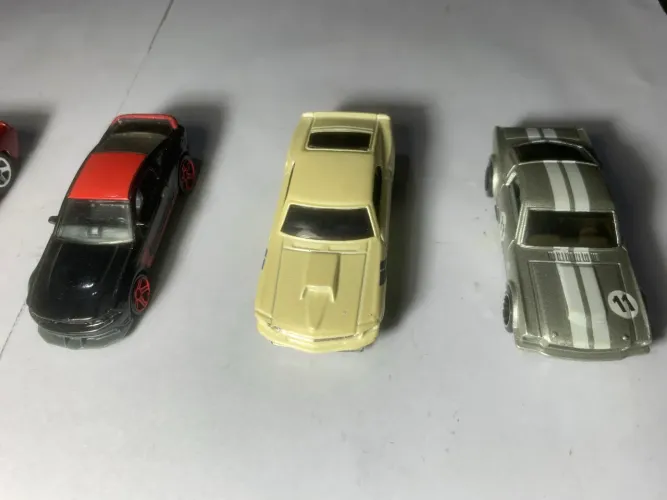 5 Hot Wheels do Mustang 1968