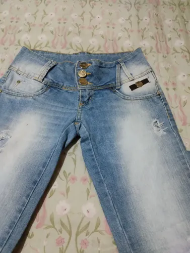 Vendo calça jeans 38 com laycra