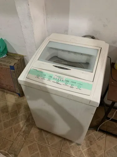 Maquina de lavar com defeito