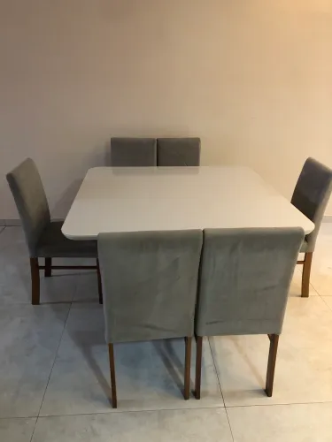 Mesa de vidro 8 lugares 2 anos de uso