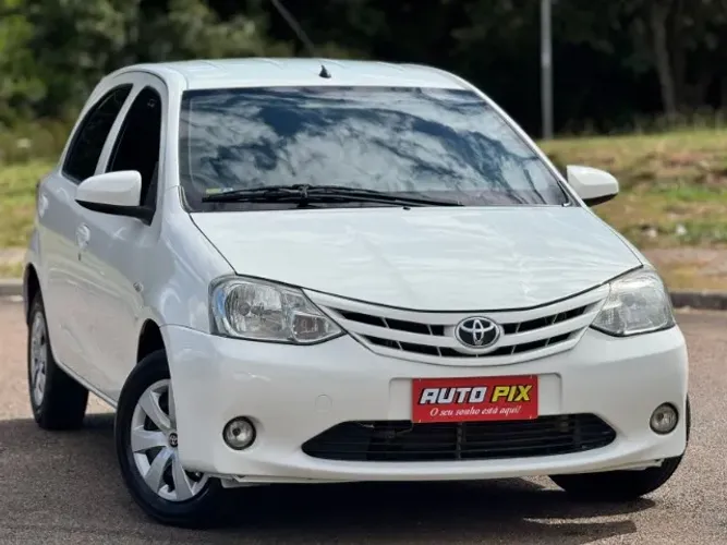 Toyota Etios X 1.3 Flex 16V 5P Mec. 2014
