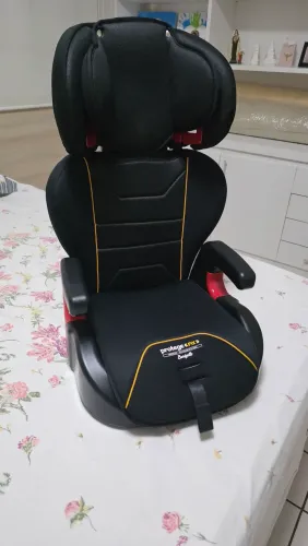Cadeirinha Burigotto Protege Fix. Isofix. Assento retiravel.
