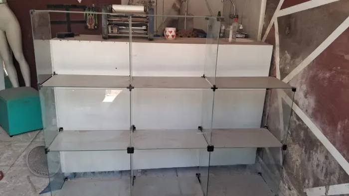 Vendo vitrine de vidro