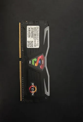 MEMÓRIA RAM GeiL EVO DDR4 8gb 2400Mhz RGB